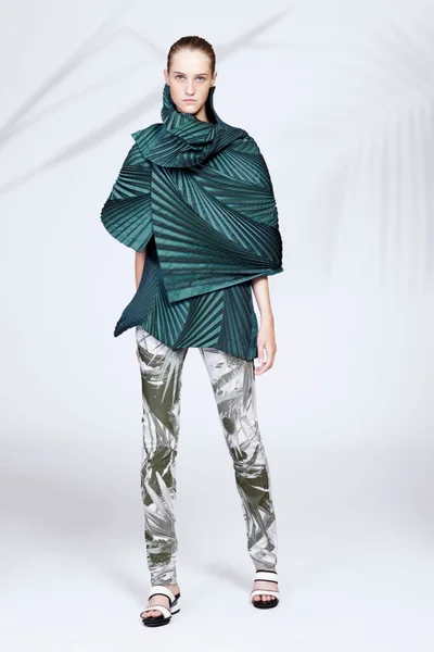 Look 3